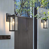 Đèn tường ngoài trời thích ứng mọi điều kiện thời tiết DT009