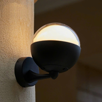 Đèn tường ngoài trời thích ứng mọi điều kiện thời tiết DT0102