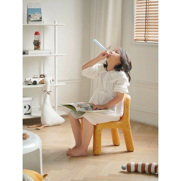 Bộ bàn ghế tựa lưng dành cho trẻ em trang trí phòng học nhà cửa phong cách minimalism