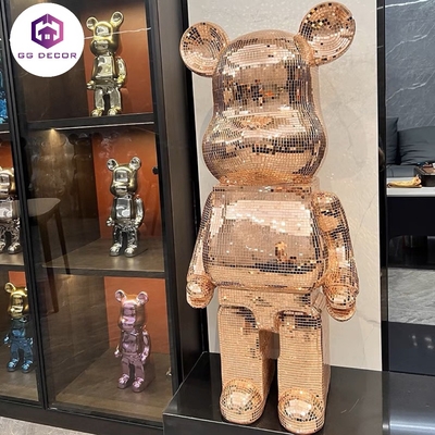 Tượng Bearbrick đính đá lấp lánh