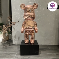 Tượng Bearbrick đính đá lấp lánh