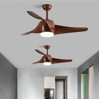 Quạt trần đèn kiểu cánh cong ấn tượng 